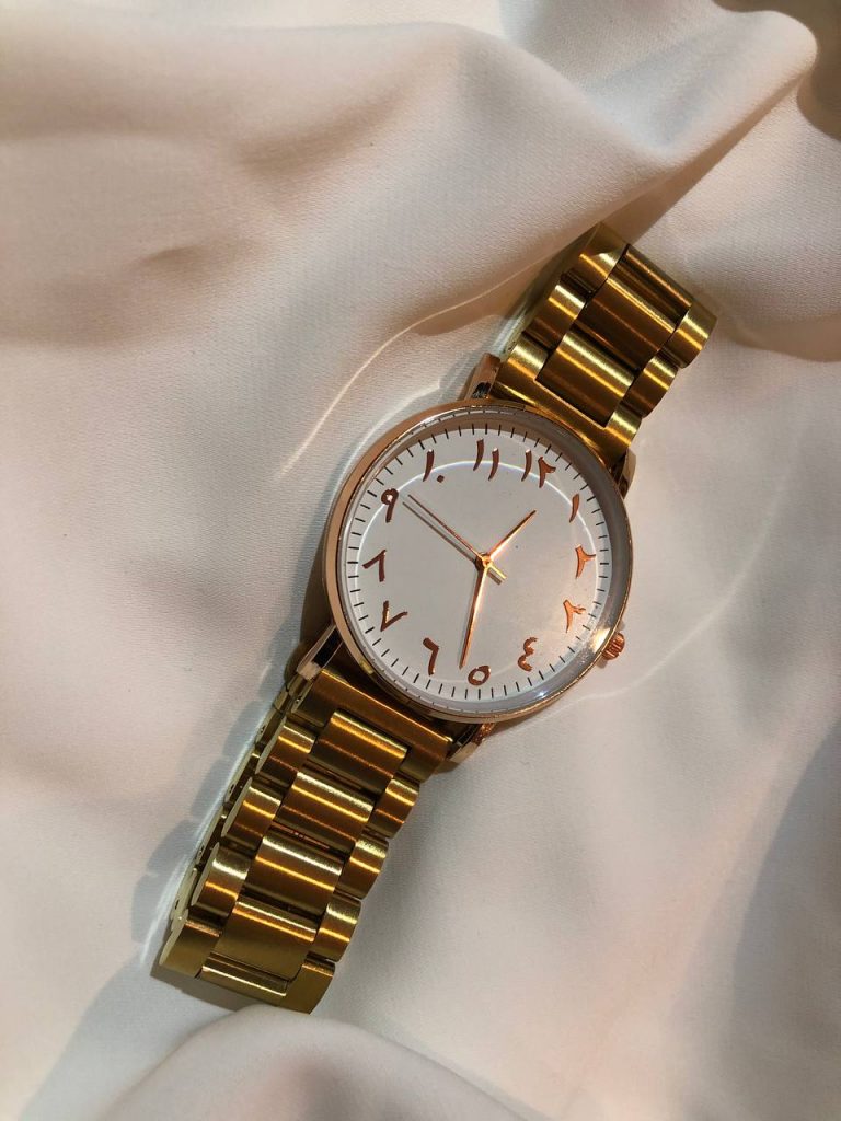 L’Héritage de la Montre Chiffre Arabe dans l’Horlogerie